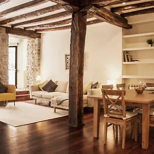 Central, Spacious And Authentic Family Appartement